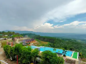 Mighty Hilltop Infinite Pool