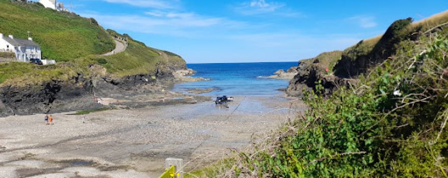 Port Gaverne Beach