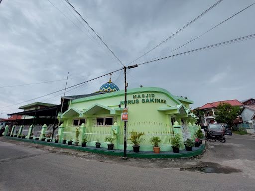 Compare 5 airports near North Padang