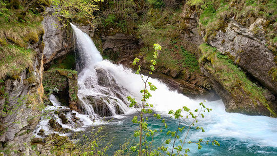 Waterfall Crnjak Bijela