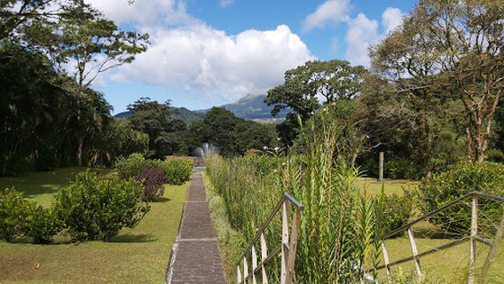 Le Domaine De L'Émeraude