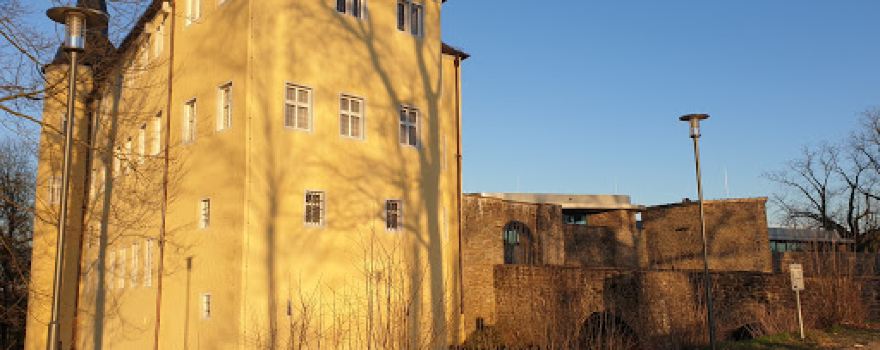 Laubwald mit Quellrinnen südlich Schloß Homburg