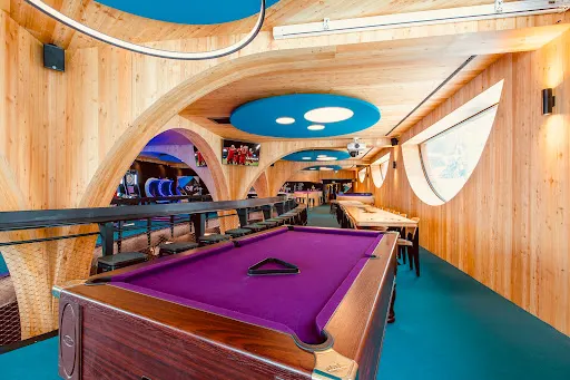 Le STRIKE ROC Avoriaz -bowling-