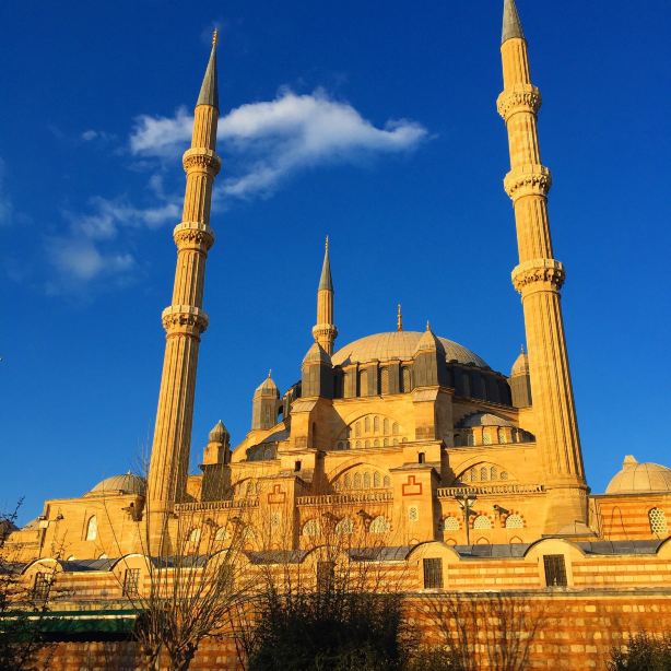 Compare 5 airports near Edirne