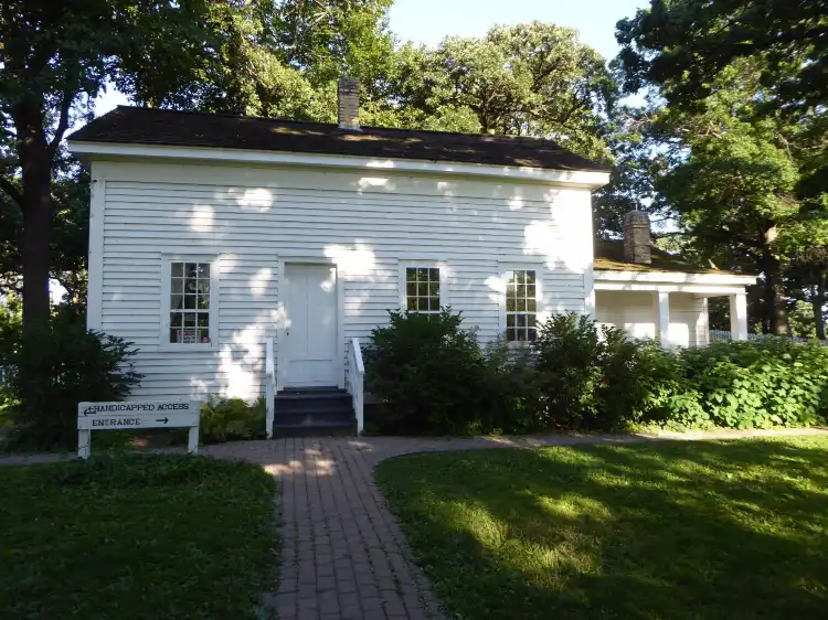 Hotel dekat John H Stevens House Museum
