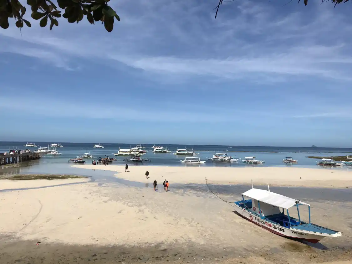 Hotels near Logon Beach