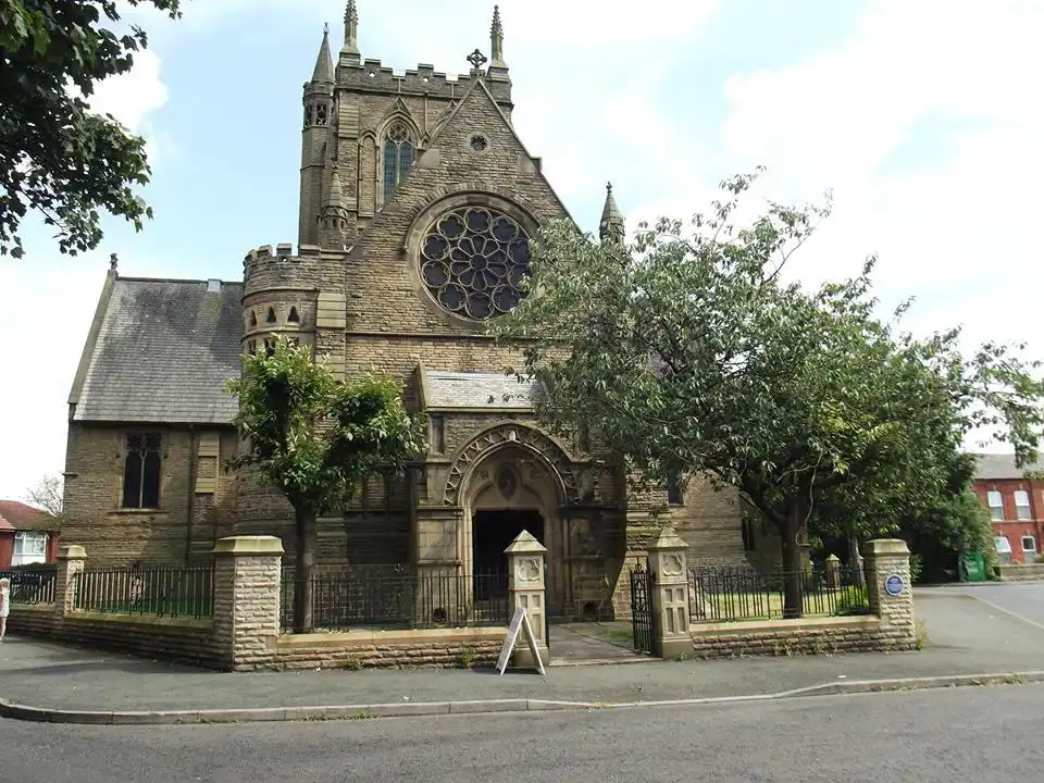 Các khách sạn gần Saint Edmunds Church
