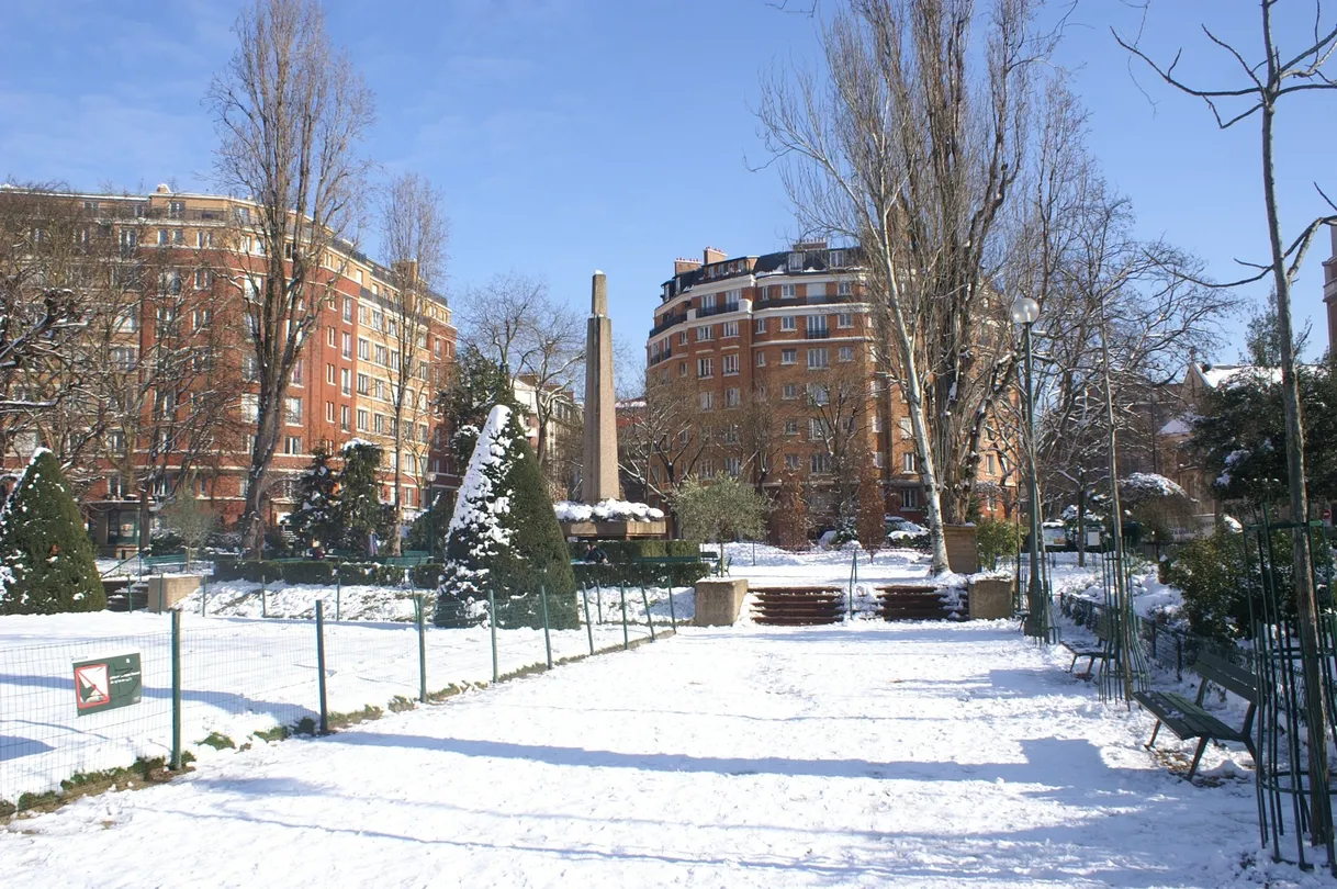 2_Square Sarah Bernhardt