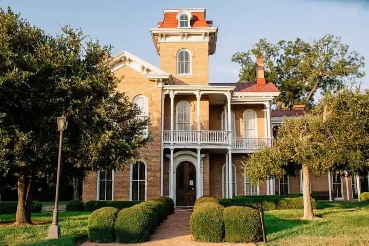 Các khách sạn gần Historic Waco Foundation