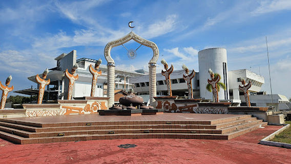 Mercu Tanda Kenangan (The Keris Monument)