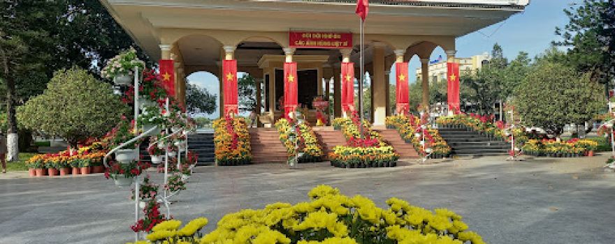 Nhà bia Tưởng Niệm