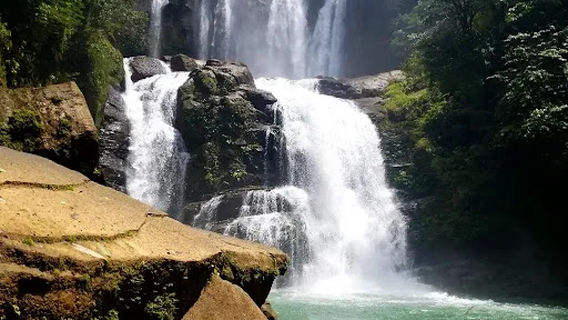 Nauyaca Waterfalls