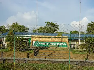 Bundaran Simpang Tiga Petrosea