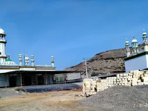 Tis Jamia Mosque