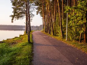 Jezioro Firlej, plaża.plac zabaw