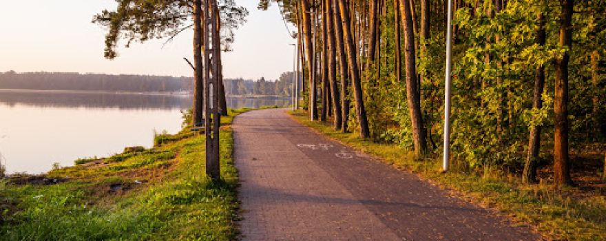 Jezioro Firlej, plaża.plac zabaw