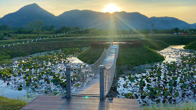 Sky River Hill Camp ลานกางเต็นท์ กาญจนบุรี