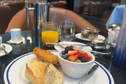 Renoir - Sofitel Montreal Golden Mile