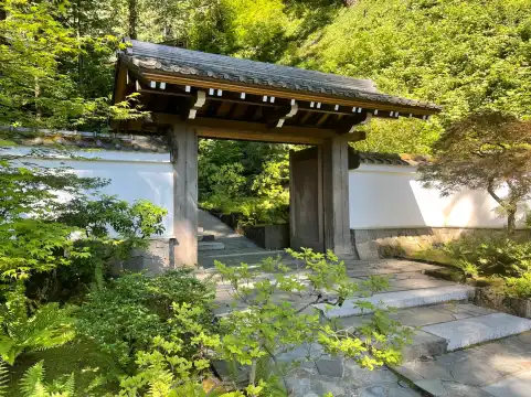 Hotels near Portland Japanese Garden