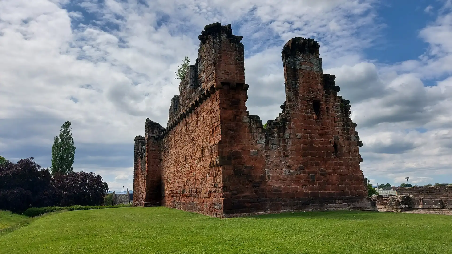 Hotels near Penrith Castle