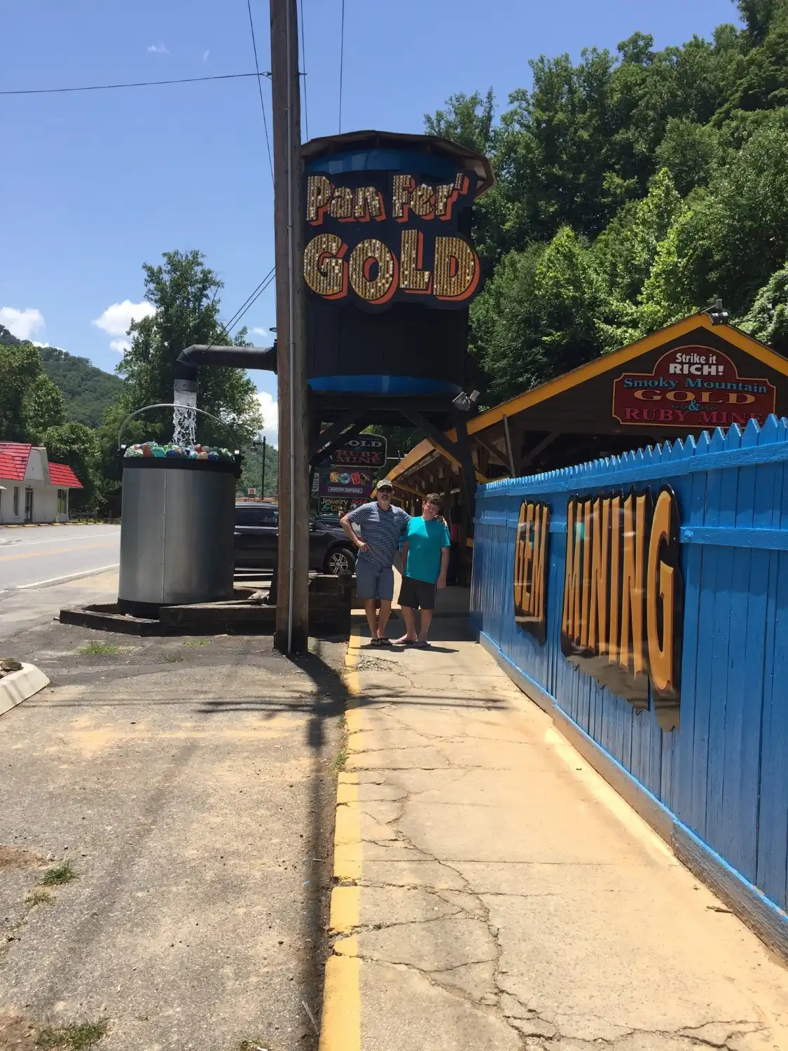 Hotels near Smoky Mountain Gold-Ruby Mine