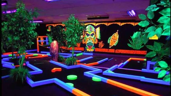 Glow Putt Mini-Golf