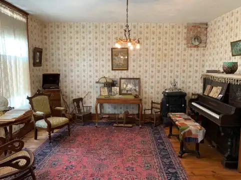 Hotels in Whiteside County