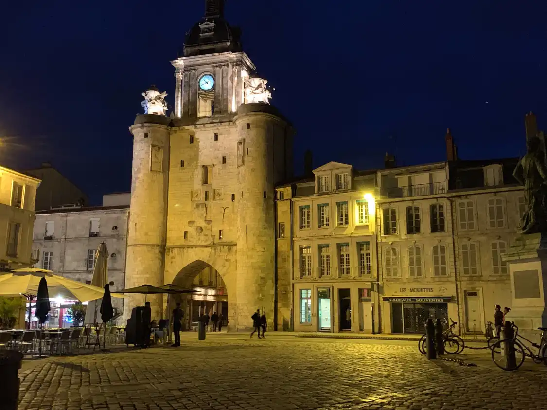 Hotels near Porte de la Grosse-Horloge