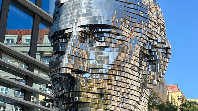 Franz Kafka - Rotating Head by David Cerny