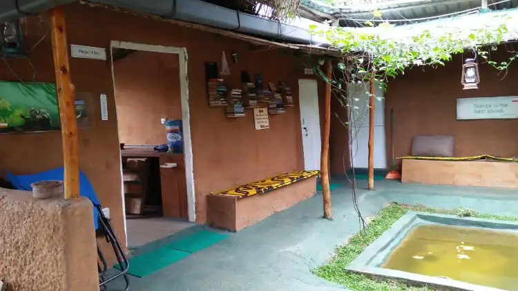 Hotels near Ashram Sri Lanka