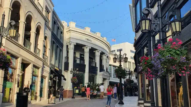 Hotels near The Golden Triangle