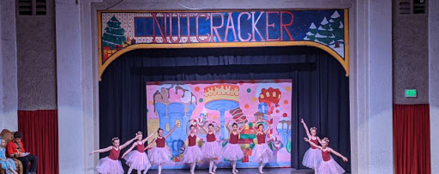 Worm Creek Opera House