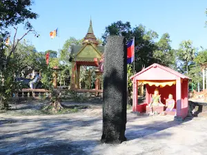Thmor Bei Dom Pagoda