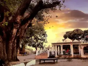 Barah duariya Shiv Mandir Nausemar Mau