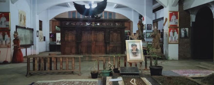 Makam Ki Enthus Susmono