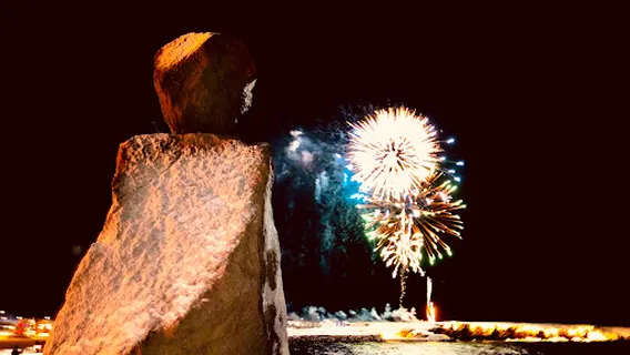 Statue of man & woman