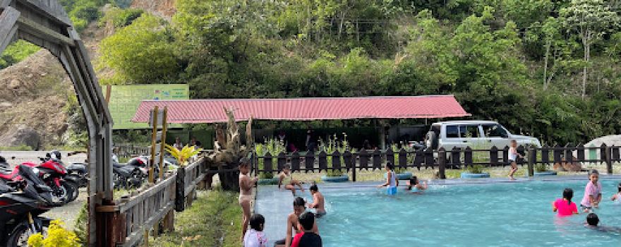 Kolam Renang Bolang