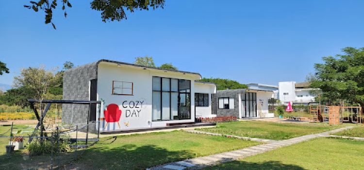 Cozy Day Cafe and More