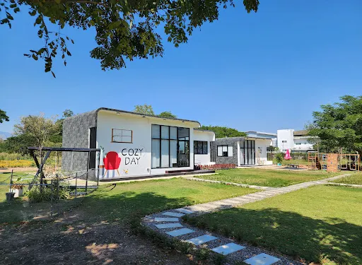 Cozy Day Cafe and More