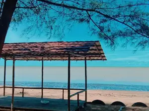 Pantai Cemara Indah