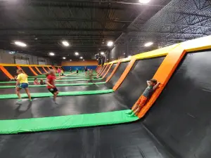 AirMaxx Trampoline Park & Warrior Course