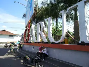 Tugu Simpang Lima
