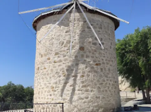 Alaçatı Değirmenleri