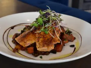 Seven - Seven Gables Inn
