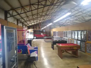 Moe's Eagle Nest Pool Hall