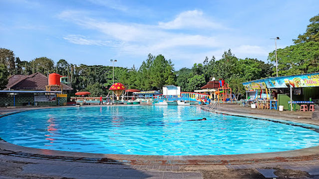 Kolam Renang Kodam Diponegoro