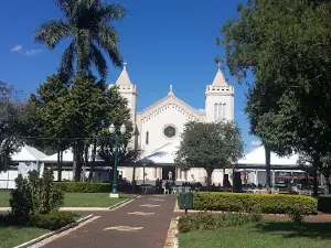 Square Edmundo Mercer