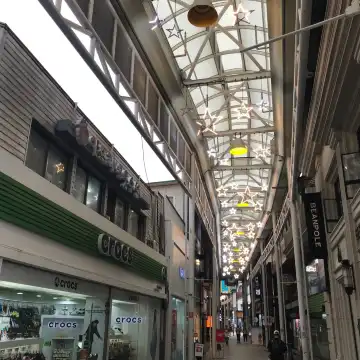 Hotels near Baozen Street