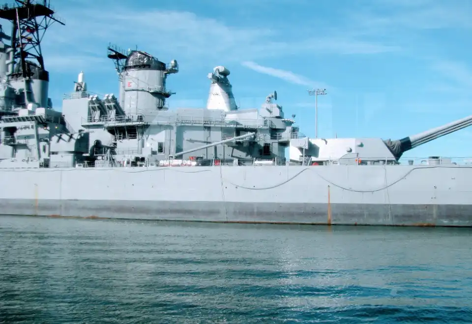 3_Battleship IOWA Museum