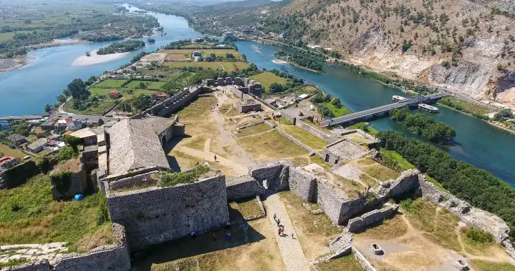 Hotels near Rozafa Castle